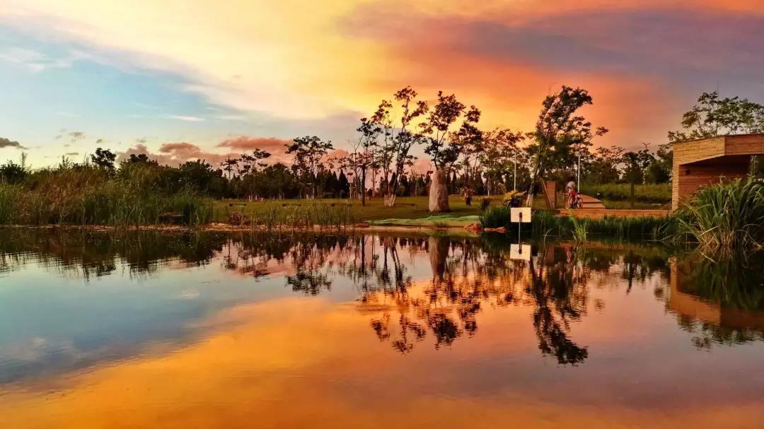 騎行去環滇池，仿佛就是一次修行， 環湖一圈昆明， 湖光山色、古鎮、濕地， 各色美景盡收眼里， 這樣不乏情調又有挑戰的體驗， 建議你一定要嘗試一次！