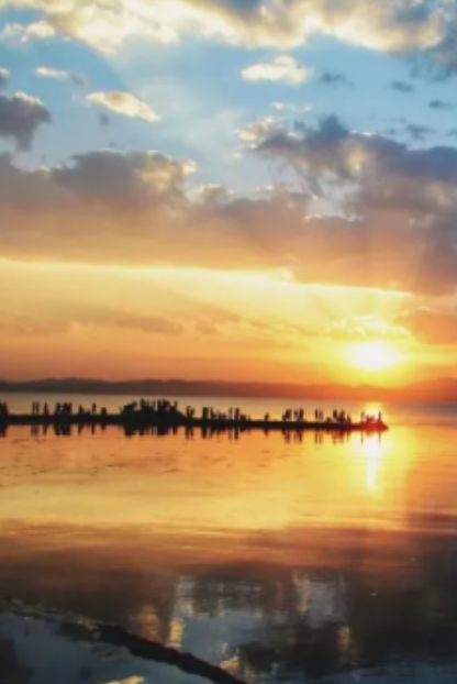 昆明旅行團,昆明策劃公司,昆明拓展公司:和你愛的人去昆明海晏村看秋天第一場落日吧